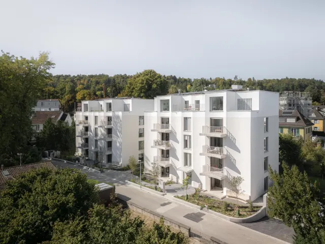 Mehrfamilienhaus – Fassade verputzt und gestrichen