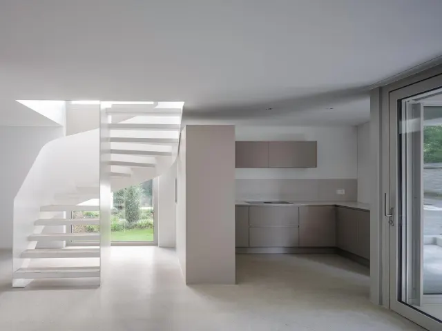 Küche und Treppe – Neubau-Innenausbau